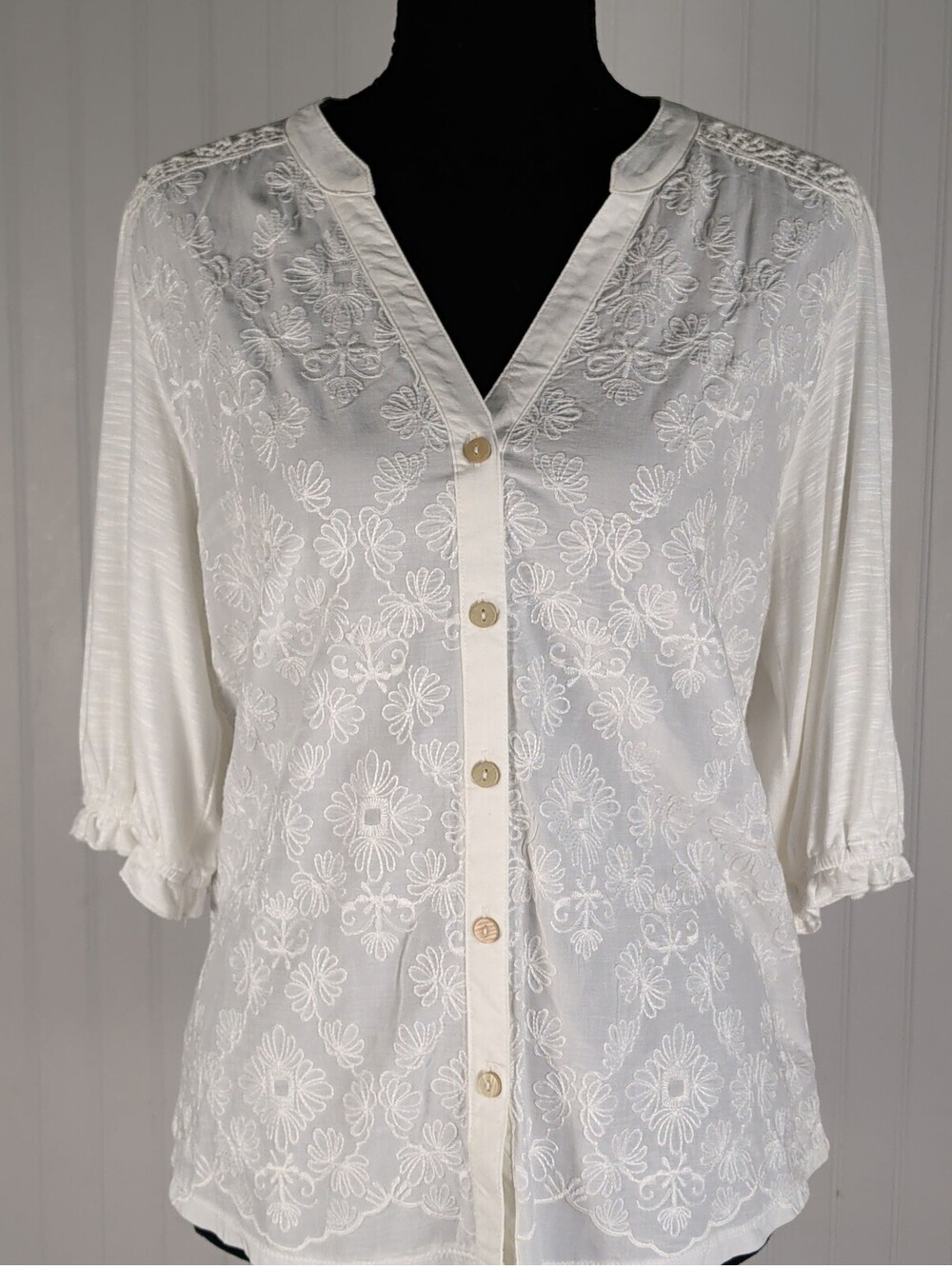 Democracy White Embroidered Button-Up Blouse with Ruffle Sleeves Small